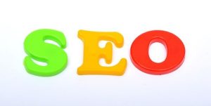 آموزش جذب مخاطب هدف: چکیده تجربیات نی‌نی‌سایت در سال 1404